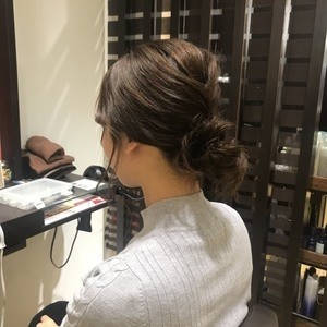 5分で出来るシリーズ 自分でやってみる 簡単 三つ編みアレンジ Claude Monet H2o Aveda 渋谷ヒカリエshinqs店 福隅 亮介 フクズミ リョウスケ ビューティーナビ