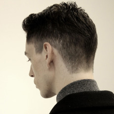 最新メンズヘアスタイル 出来る男は後ろ姿で語る 後ろ姿がかっこいい髪型特集 Jiji By Worth While 上村 隆太 カミムラ リュウタ ビューティーナビ
