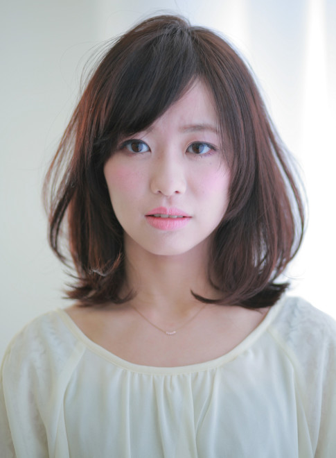 ミディアム ひし形フォルムのセミディ Arc の髪型 ヘアスタイル ヘアカタログ 21春夏