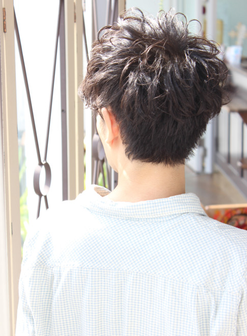 メンズ くせ毛を活かすメンズショート Jiji By Worth Whileの髪型 ヘアスタイル ヘアカタログ 22春夏