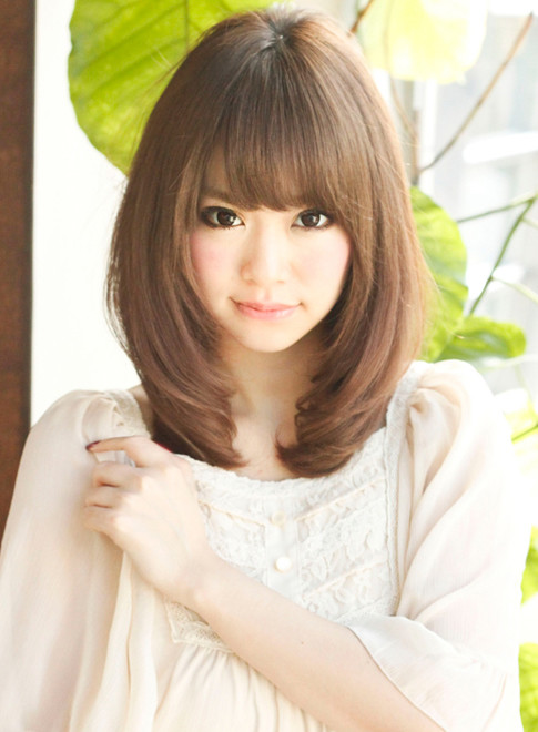 ミディアム 内巻きひし形 Afloat Japanの髪型 ヘアスタイル ヘア