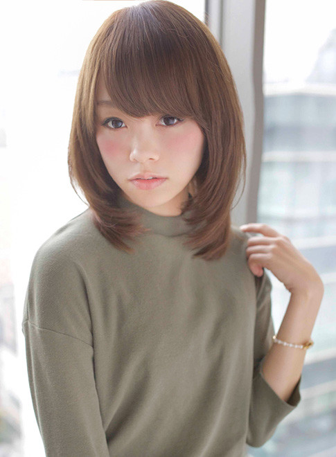ミディアム ふんわりひし形カットミルクティーベージュ Afloat Japanの髪型 ヘアスタイル ヘアカタログ 21春夏