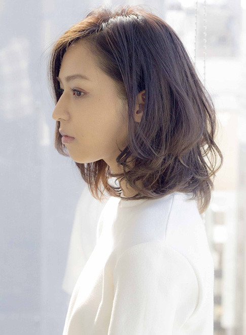 ミディアム おフェロ大人パーマ Afloat Japanの髪型 ヘアスタイル ヘアカタログ 21春夏
