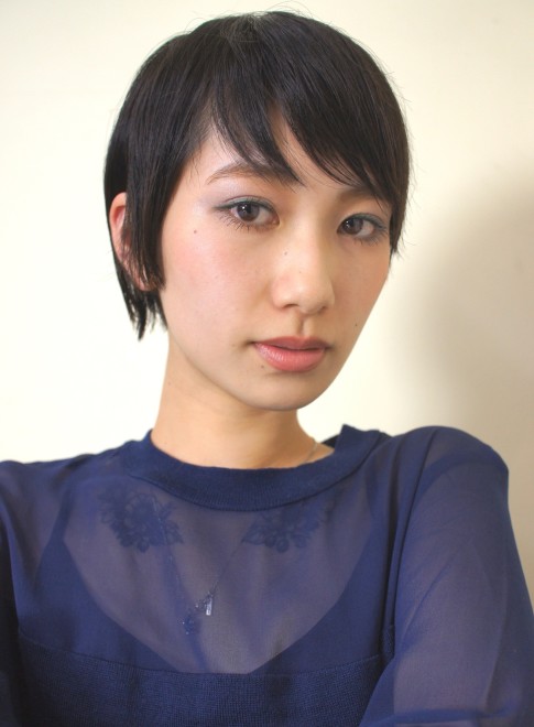ショートヘア 女性らしいショートスタイル Gokan Omotesando の髪型 ヘアスタイル ヘアカタログ 21春夏