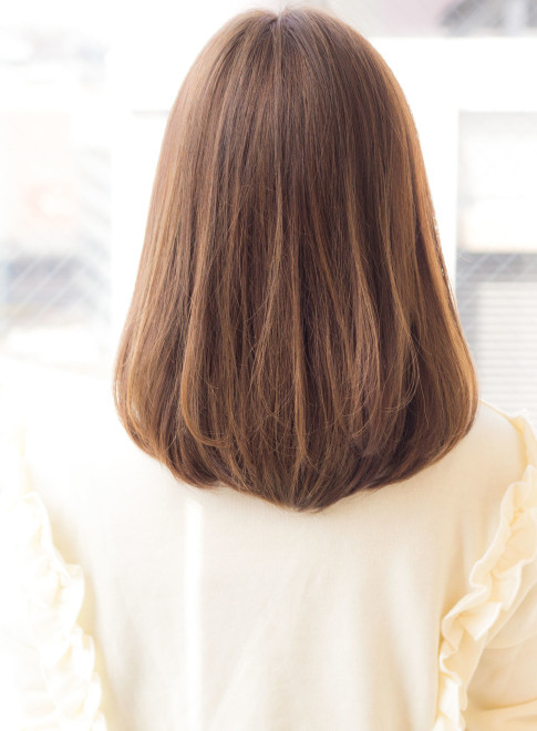 ミディアム トリンドル玲奈さん風重めロブ Afloat Japanの髪型 ヘアスタイル ヘアカタログ 秋冬