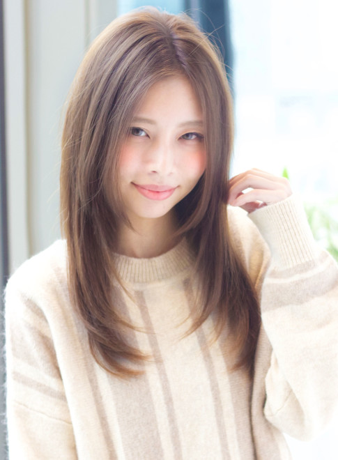 ロング 大人かわいいレイヤーストレート Afloat Japanの髪型 ヘアスタイル ヘアカタログ 秋冬