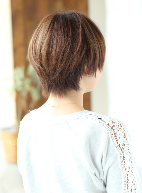 ショートヘア 小顔フェミニン 縮毛矯正 Afloat Japanの髪型 ヘアスタイル ヘアカタログ 2020秋冬