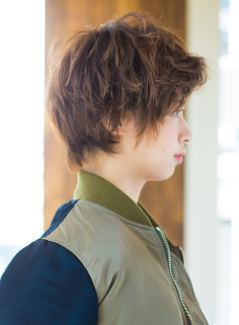 ショートヘア 立ち上げバングショート Afloat Japanの髪型 ヘアスタイル ヘアカタログ 21春夏