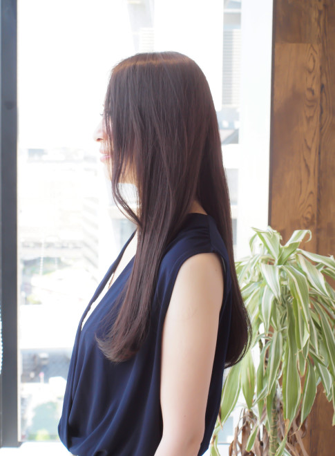 ロング 大人女子サラサラストレート Afloat Japanの髪型 ヘアスタイル ヘアカタログ 21春夏