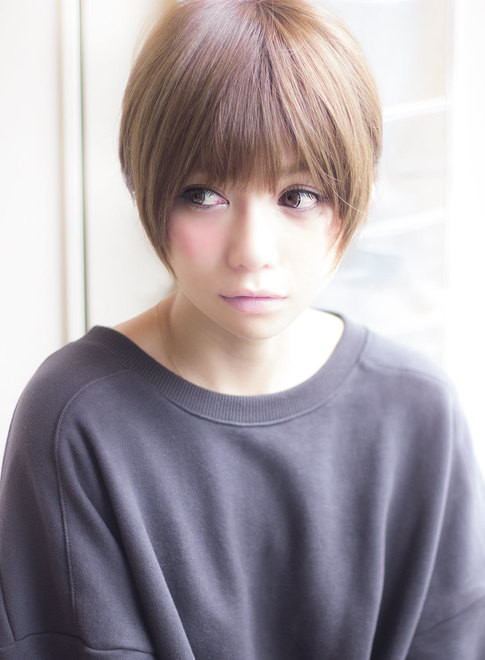 ショートヘア 前髪狭めの小顔ショート Afloat Japanの髪型 ヘアスタイル ヘアカタログ 21春夏