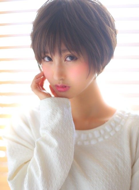 ショートヘア ひし形なら小顔にバランスカット Afloat Japanの髪型 ヘアスタイル ヘアカタログ 21春夏