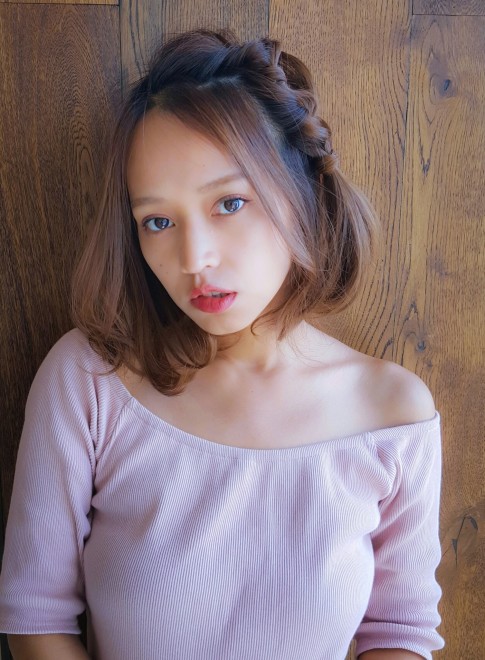 ミディアム 誰でも可愛くなれるお呼ばれアレンジ Afloat Japanの髪型 ヘアスタイル ヘアカタログ 21春夏