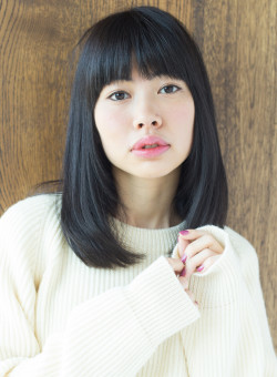 ミディアム 黒髪でも可愛いストレートヘア Afloat Japanの髪型 ヘアスタイル ヘアカタログ 21春夏