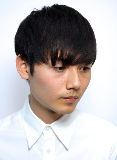 メンズ 白シャツに似合うソフトマッシュショート Gokan Omotesando の髪型 ヘアスタイル ヘアカタログ 21春夏
