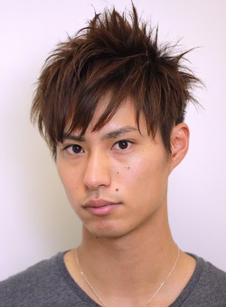 メンズ 前髪長めのツーブロック刈り上げメンズ髪型 Gokan Omotesando の髪型 ヘアスタイル ヘアカタログ 21冬