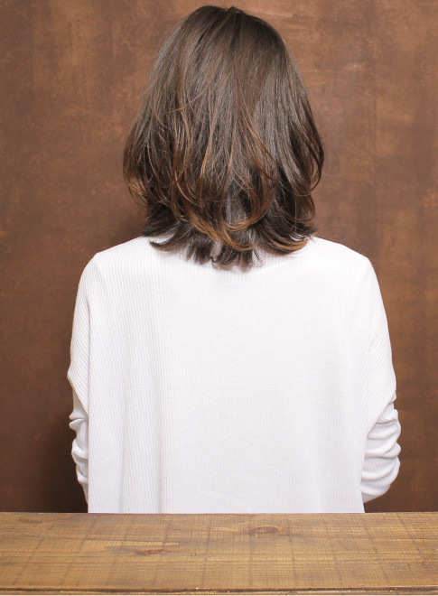 ミディアム 大人可愛いボリューミーロブ Cyandeluccaの髪型 ヘアスタイル ヘアカタログ 22秋冬