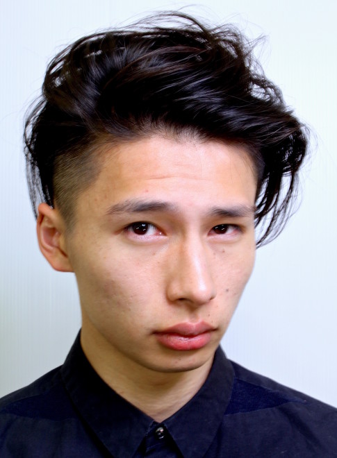 メンズ モードでかっこいいメンズツーブロック Gokan Omotesando の髪型 ヘアスタイル ヘアカタログ 21春夏