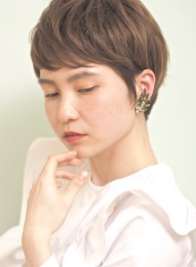 ショートヘア 前髪 斜め 画像あり の髪型 ヘアスタイル ヘアカタログ情報 21春夏 112ページ目