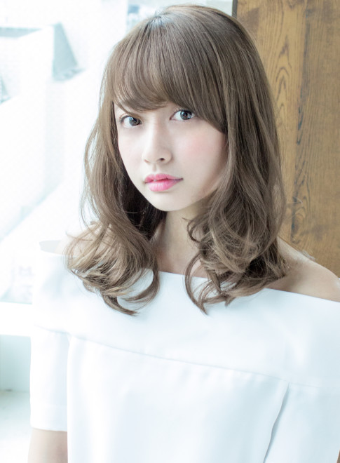 ミディアム ふわふわセミディ Afloat Japanの髪型 ヘアスタイル ヘアカタログ 21夏 秋