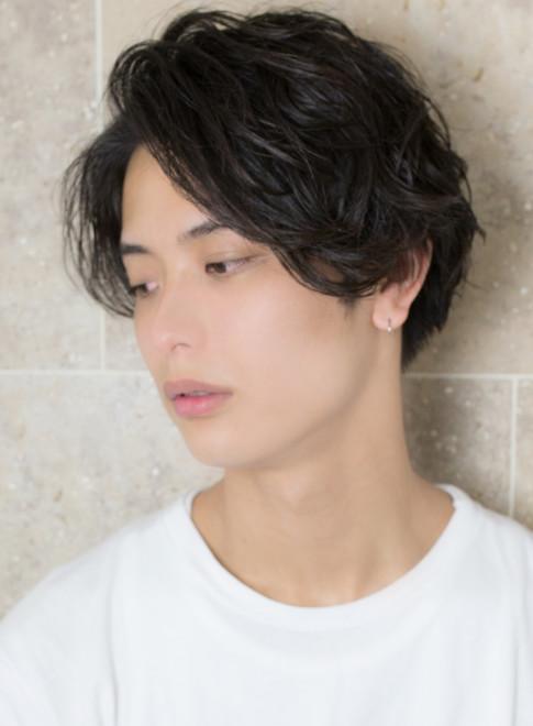 メンズ メンズもゆるふわなパーマスタイルで Afloat Japanの髪型 ヘアスタイル ヘアカタログ 2020秋冬