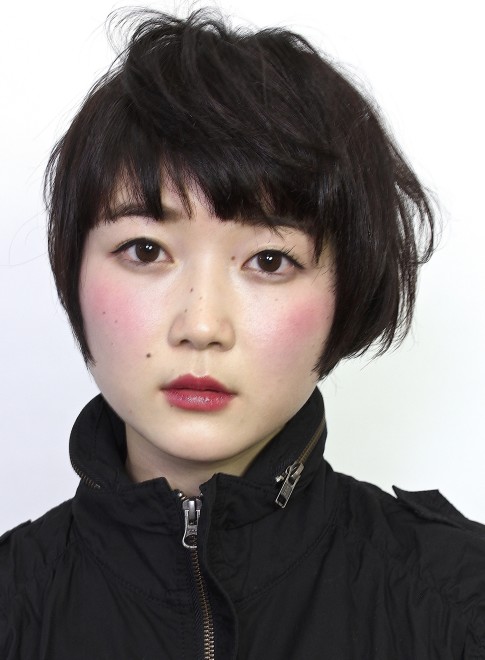 ショートヘア 個性的なあどけない前髪のショートボブ Gokan Omotesando の髪型 ヘアスタイル ヘアカタログ 21春夏