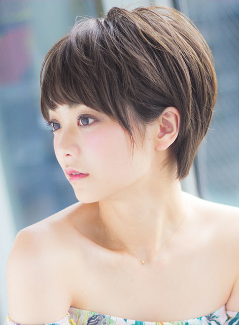 ショートヘア 小顔バングのすっきりショートヘア Afloat Japanの髪型 ヘアスタイル ヘアカタログ 21春夏