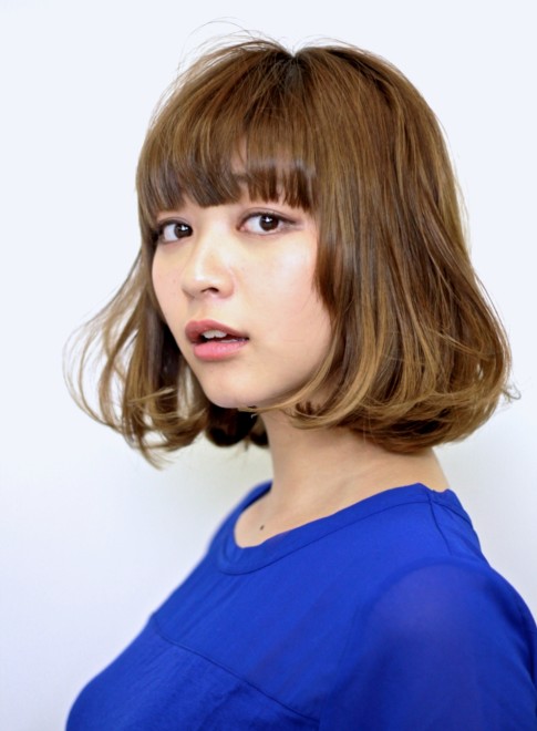 ボブ くびれのあるaラインシルエットの重軽ボブ Gokan Omotesando の髪型 ヘアスタイル ヘアカタログ 21春夏