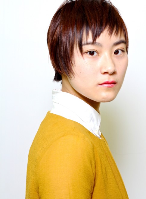 ショートヘア ザクザクな短い前髪の前下がりのショート Gokan Omotesando の髪型 ヘアスタイル ヘアカタログ 21春夏