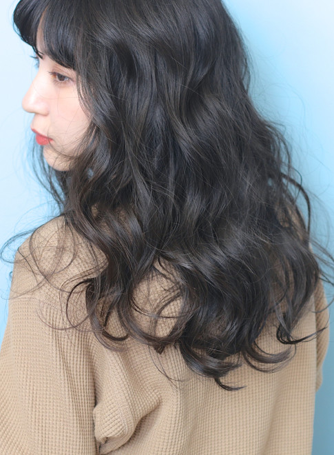 ロング クラシカルウェーブ 外国人風パーマ Beautrium Ginzaの髪型 ヘアスタイル ヘアカタログ 21夏 秋