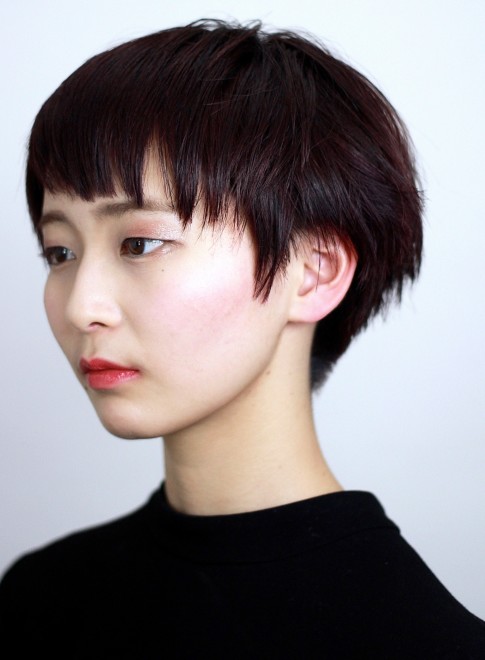 ショートヘア 赤髪の個性的な短め前髪のショートヘア Gokan Omotesando の髪型 ヘアスタイル ヘアカタログ 21春夏