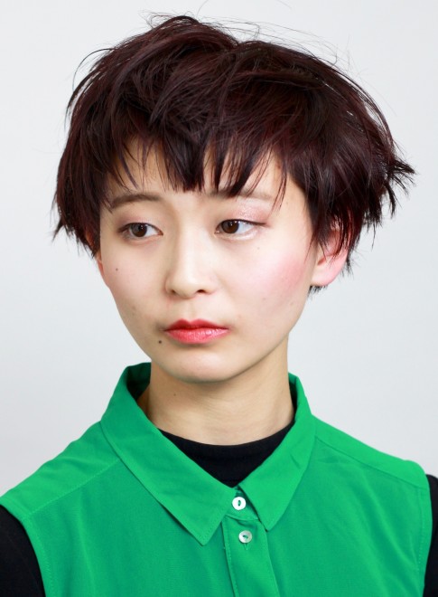 ベリーショート 不揃いなザクザク感が個性的でかわいいボブ Gokan Omotesando の髪型 ヘアスタイル ヘアカタログ 2020春夏