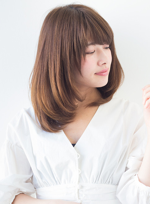 ミディアム 顔周りがポイント ひし形レイヤー Afloat Japanの髪型