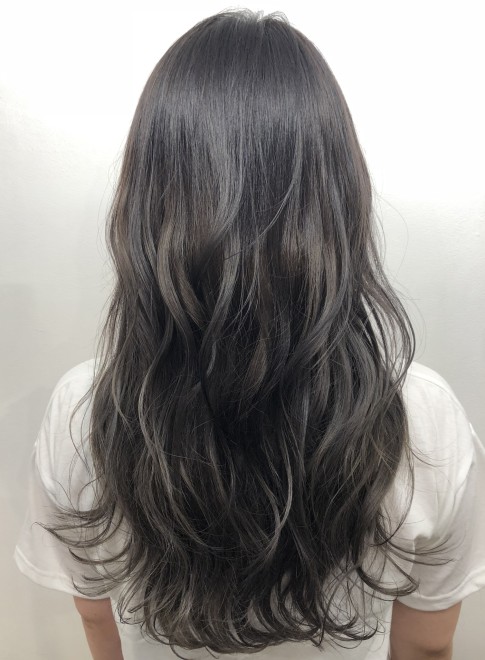 ロング 人気のアイスカラー シャーベットグレー Hair Studio Barrettaの髪型 ヘアスタイル ヘアカタログ 21夏 秋