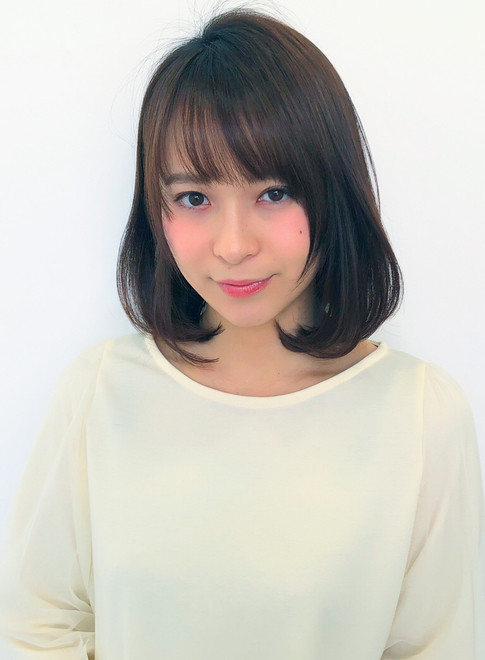 ミディアム 小顔カット内巻きミディアム Afloat Japanの髪型 ヘアスタイル ヘアカタログ 21春夏