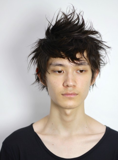 メンズ 無造作な動きのメンズパーマスタイル Gokan Omotesando の髪型