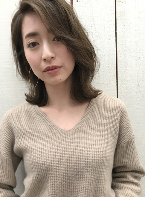 ミディアム シースルーな大人ミディアムヘア Kakimoto Arms 自由が丘クレオ店の髪型 ヘアスタイル ヘアカタログ 21夏 秋