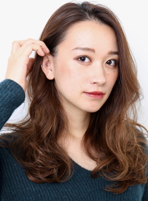 セミロング 大人レディのシフォンカール Beautrium Peninsulaの髪型 ヘアスタイル ヘアカタログ 21春夏