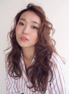 ロング セミロング 髪の量 少ない 前髪 スタイル センター分け の 21冬 今人気no 1の髪型 ヘアスタイルは ヘアカタログbeauty Navi