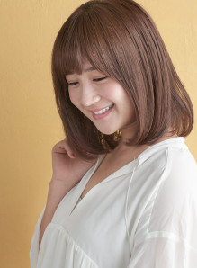 ストレート ミディアム 段 画像あり の髪型 ヘアスタイル ヘアカタログ情報 21春夏