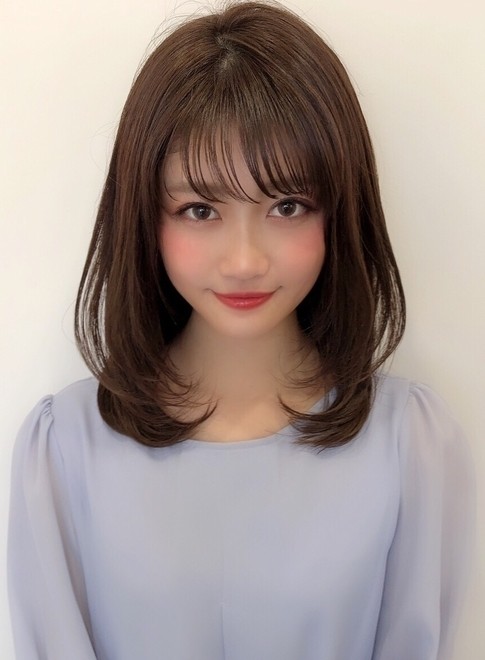 ミディアム 大人可愛い ひし形内巻きレイヤー Afloat Ginzaの髪型 ヘアスタイル ヘアカタログ 22春夏