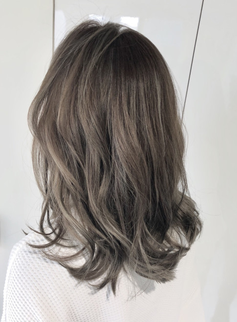 ミディアム 透明感あふれるベージュ系カラー Hair Salon Besの髪型 ヘアスタイル ヘアカタログ 21秋冬
