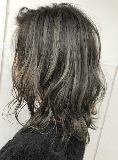 ミディアム コントラストハイライト Eme Hair Brandsの髪型 ヘア