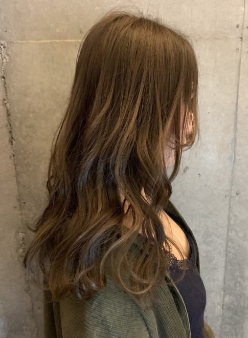 ロング 流し前髪とデジタルパーマ Coo Et Fuuの髪型 ヘアスタイル ヘアカタログ 21春夏