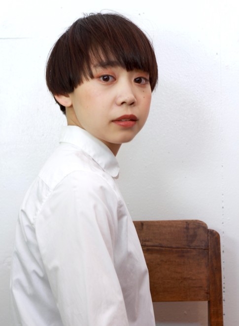 ショートヘア モード 個性的な大人マッシュショート Gokan Omotesando の髪型 ヘアスタイル ヘアカタログ 22冬