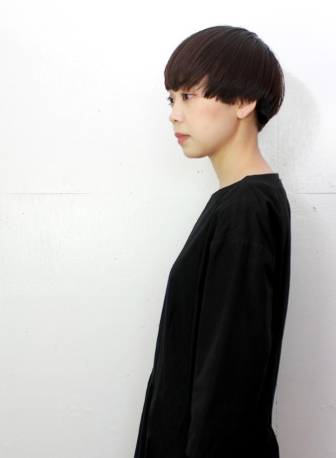 ショートヘア シンプルで個性的な黒髪大人ショート Gokan Omotesando の髪型 ヘアスタイル ヘアカタログ 21秋冬