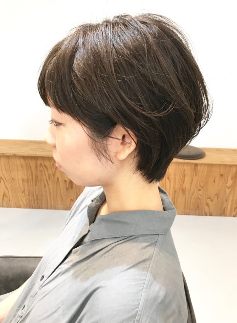 ショートヘア 30代 40代 女性らしいショート Vieの髪型 ヘアスタイル ヘアカタログ 22夏 秋