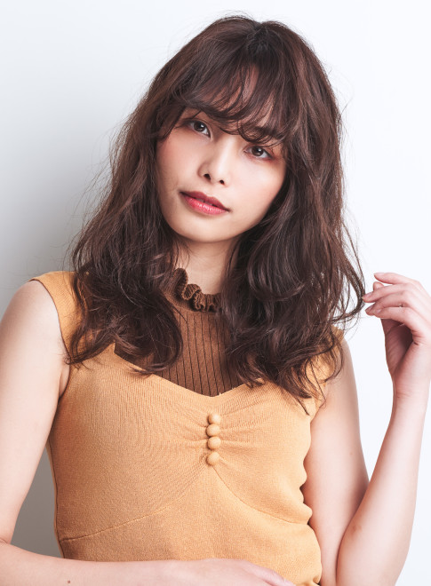 セミロング ゆるふわ大人ミディアムレイヤー Claude Monet H2o Aveda 渋谷ヒカリエshinqs店の髪型 ヘアスタイル ヘアカタログ 21春夏