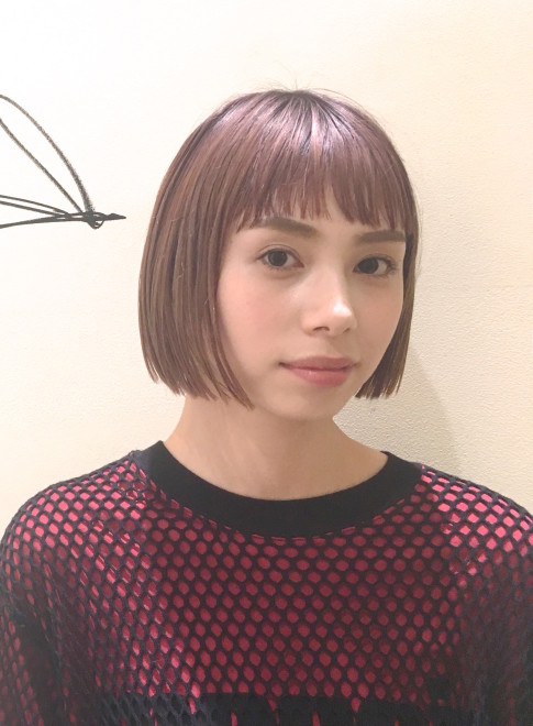 ボブ カラーで楽しむ夏のシンプルボブ Beautrium 福岡の髪型 ヘアスタイル ヘアカタログ 秋冬