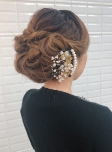 アップ ヘアセット 丸顔 画像あり の髪型 ヘアスタイル ヘアカタログ情報 21春夏