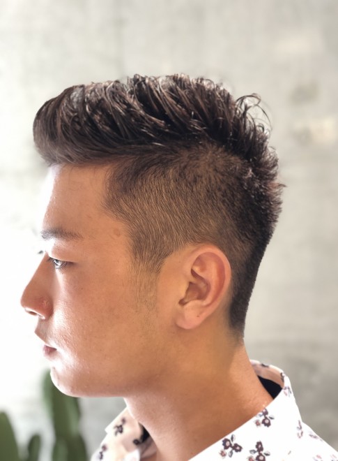 メンズ 外国人風 ツーブロックショートヘア Dudeの髪型 ヘアスタイル ヘアカタログ 22夏 秋